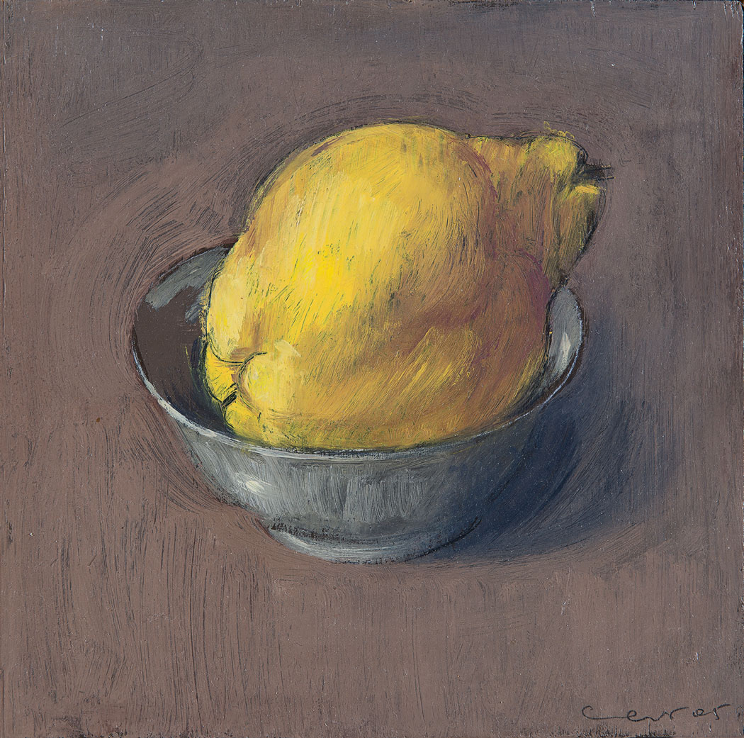 Peinture à l'huile sur bois d'un coing jaune dans un bol sur fond terne