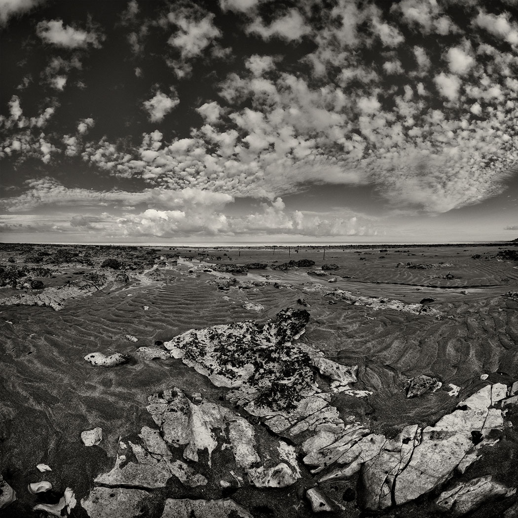 Photographie numérique fisheye de la plage à marée basse